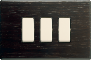 PLACCA TRE FORI IN VERO LEGNO SERIE CLICK WENGÉ